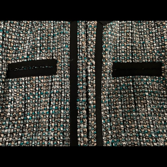 Blazer - Picture 3 of 4